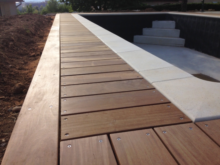 285-plage-de-piscine-a-jassans-ain