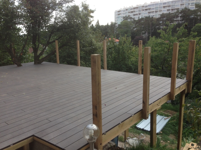 430-terrasse-sur-pilotis