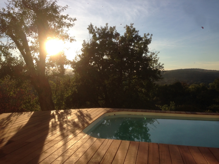 453-belle-plage-de-piscine-hors-sol-sur-la-commune-de-belmont-sur-azergues