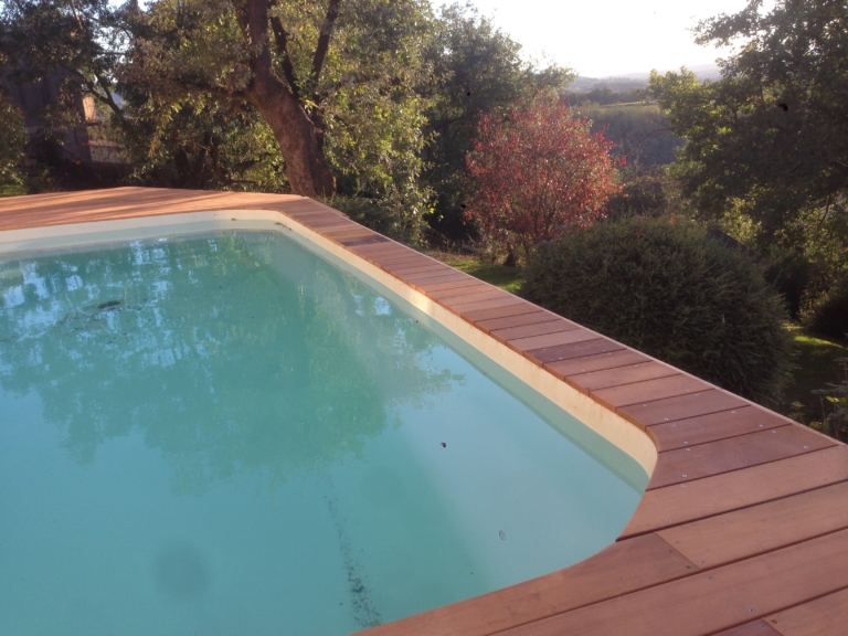 457-belle-plage-de-piscine-hors-sol-sur-la-commune-de-belmont-sur-azergues