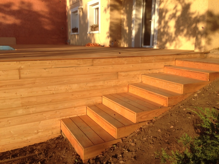 464-belle-plage-de-piscine-hors-sol-sur-la-commune-de-belmont-sur-azergues