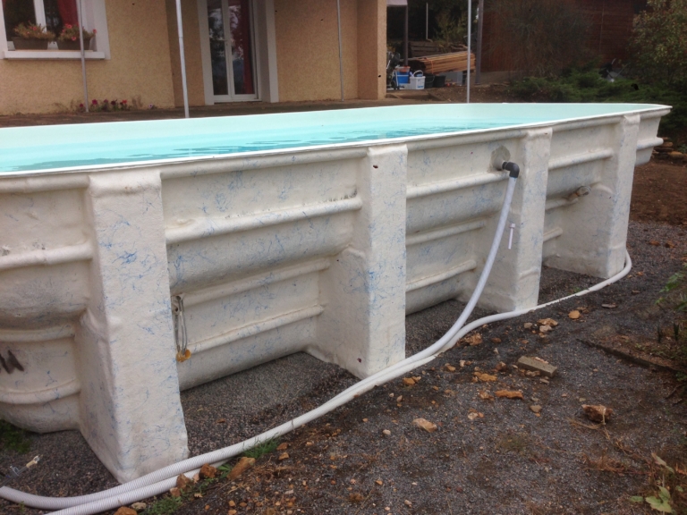 468-belle-plage-de-piscine-hors-sol-sur-la-commune-de-belmont-sur-azergues