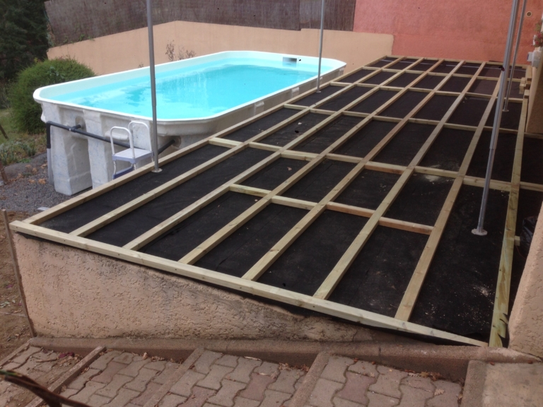 469-belle-plage-de-piscine-hors-sol-sur-la-commune-de-belmont-sur-azergues