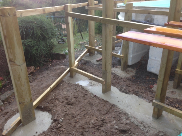 470-belle-plage-de-piscine-hors-sol-sur-la-commune-de-belmont-sur-azergues