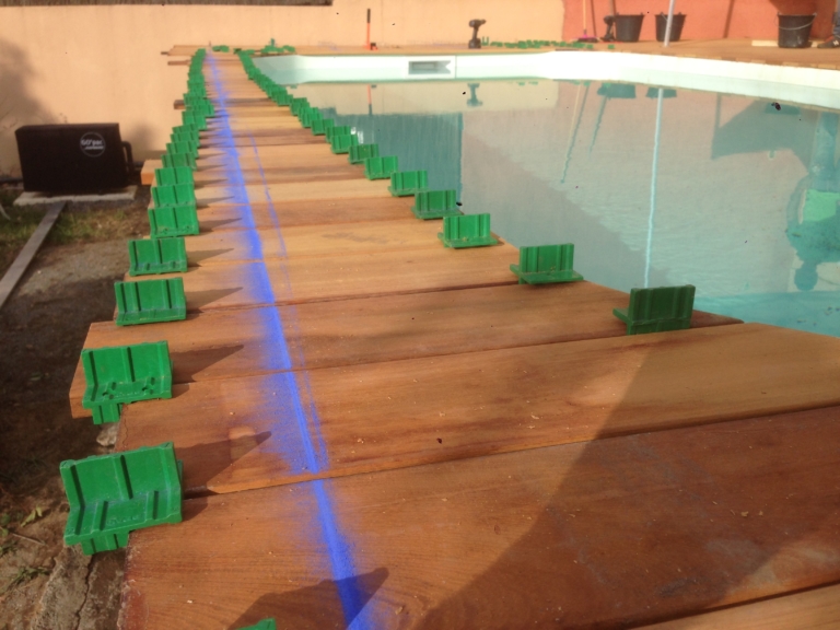 473-belle-plage-de-piscine-hors-sol-sur-la-commune-de-belmont-sur-azergues